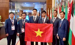 Việt Nam vào top 4 Olympic Tin học quốc tế