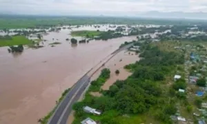 Quốc lộ 1 qua Lâm Đồng tê liệt do lũ Quốc lộ 1 qua Lâm Đồng tê liệt do lũ